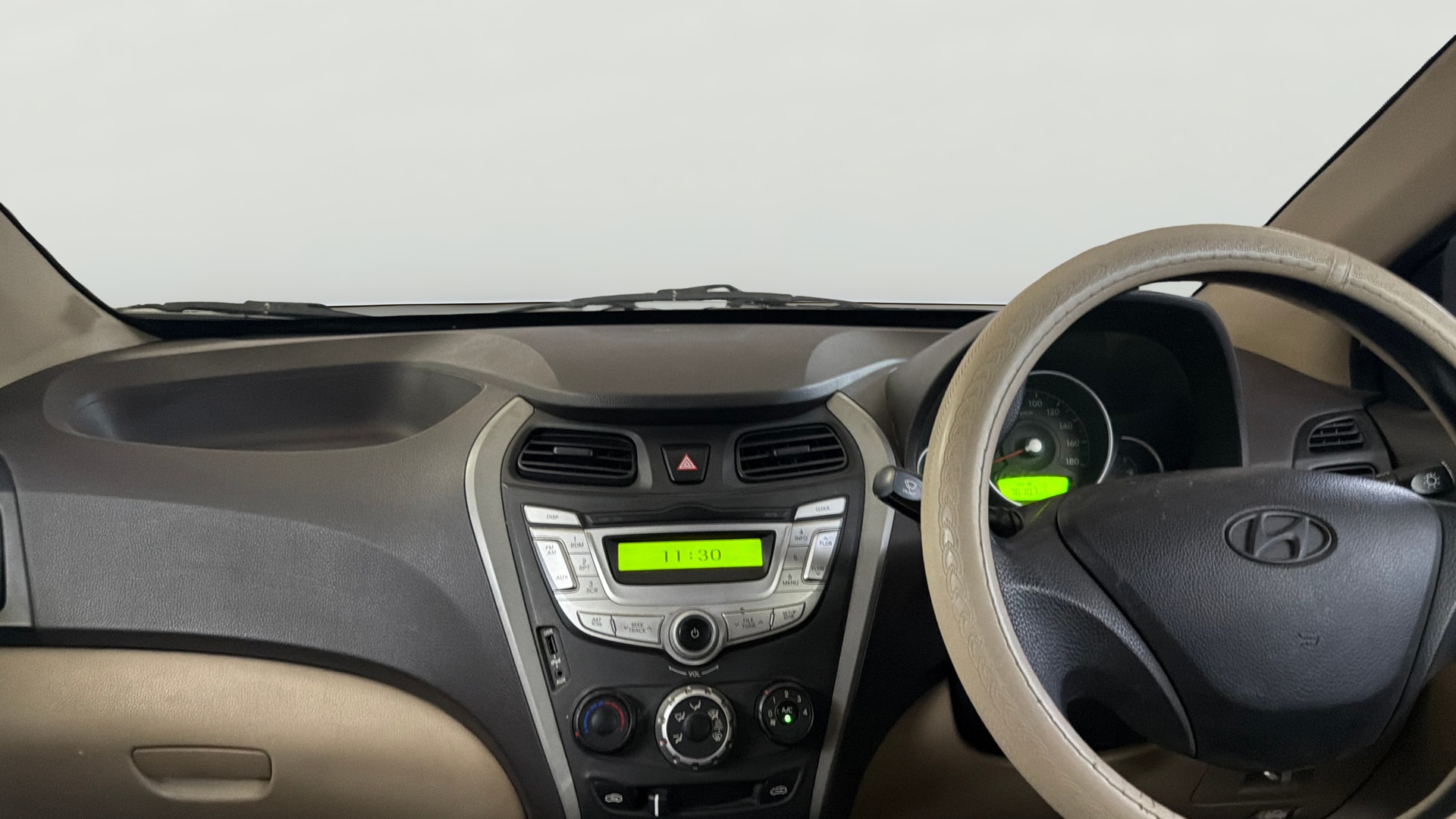 View 2017 Hyundai EON Magna Plus Image 17 Used 2017 Hyundai EON Magna Plus Image 17