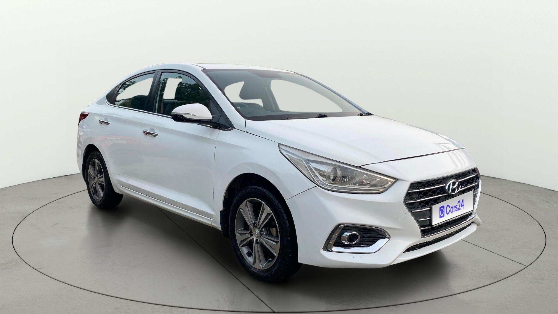 View 2019 Hyundai Verna 1.6 VTVT SX (O) AT Image 22 Used 2019 Hyundai Verna 1.6 VTVT SX (O) AT Image 22