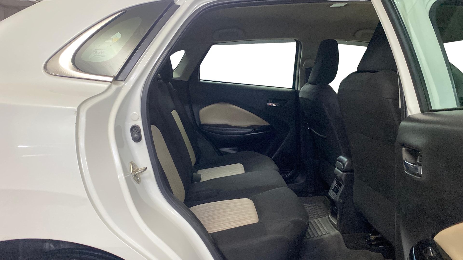 View 2022 Toyota Glanza V AMT Image 35 Used 2022 Toyota Glanza V AMT Image 35