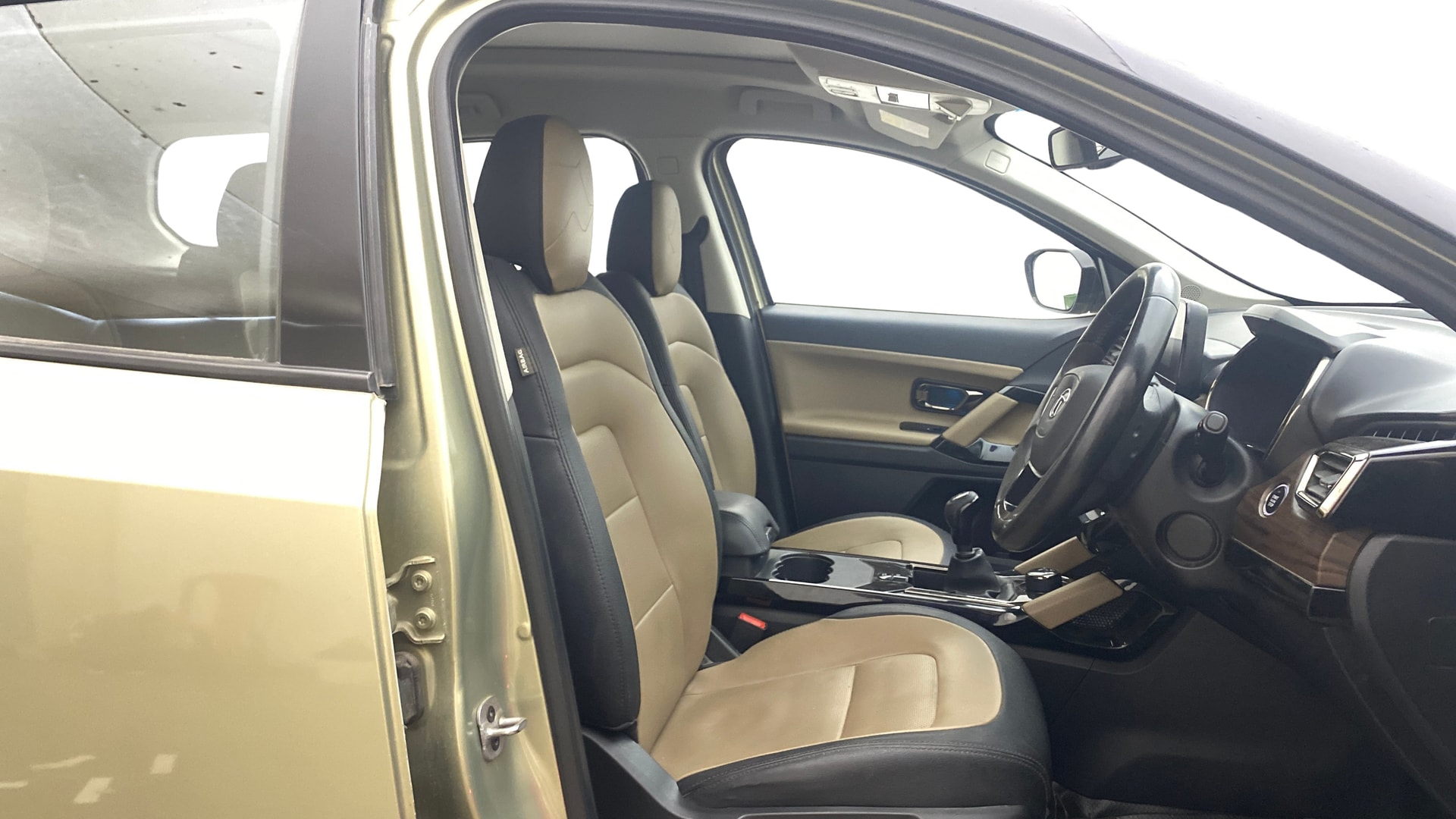 Used 2022 Tata Safari Used 2022 Tata Safari