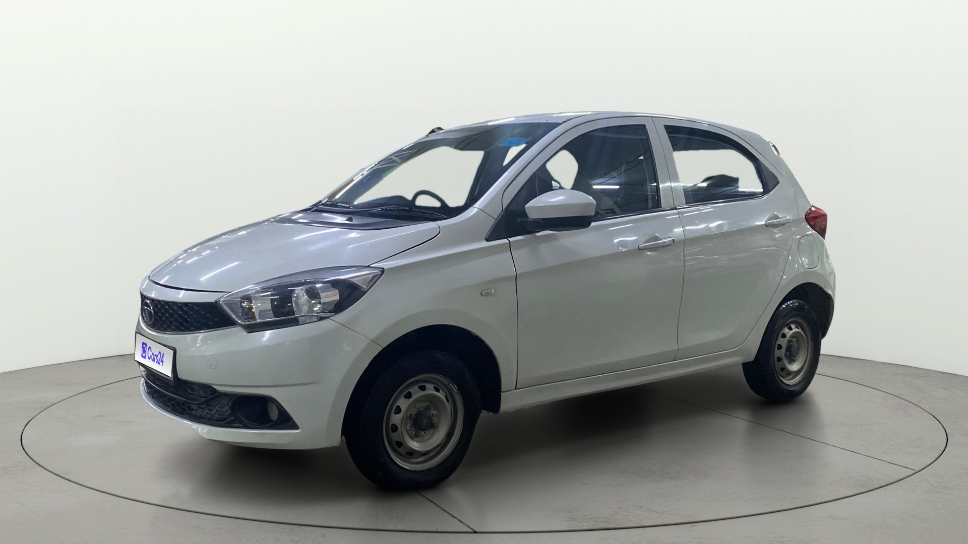 View 2018 Tata Tiago Revotorq XB Image 20 Used 2018 Tata Tiago Revotorq XB Image 20