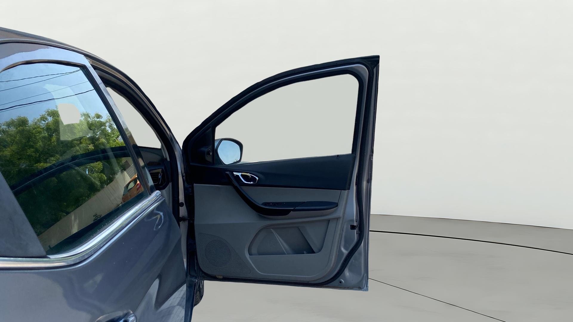 View 2019 Tata Tiago Revotorq XB Image 45 Used 2019 Tata Tiago Revotorq XB Image 45
