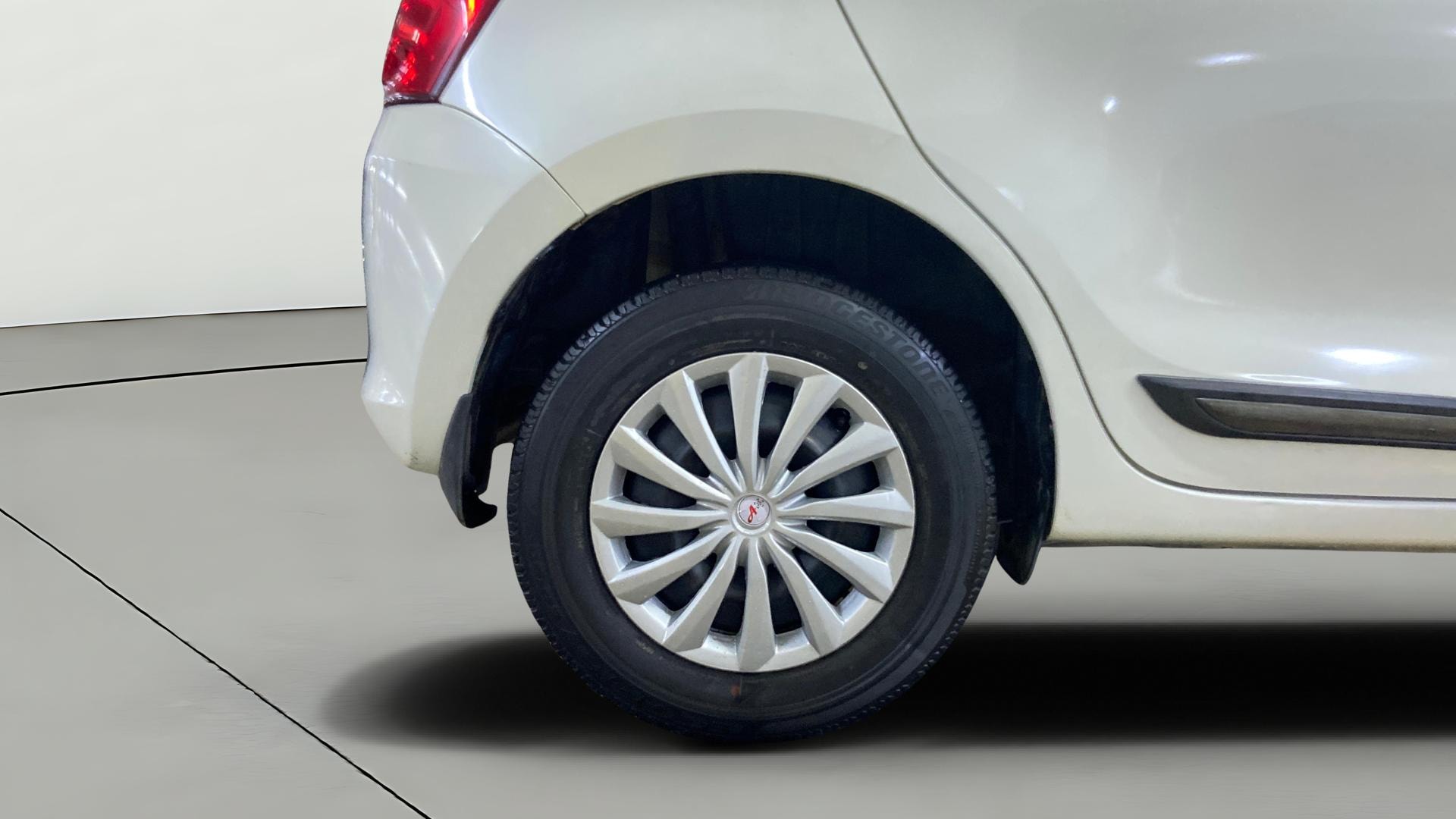 View 2019 Maruti Suzuki 1000 Base Variant Image 23 Used 2019 Maruti Suzuki 1000 Base Variant Image 23