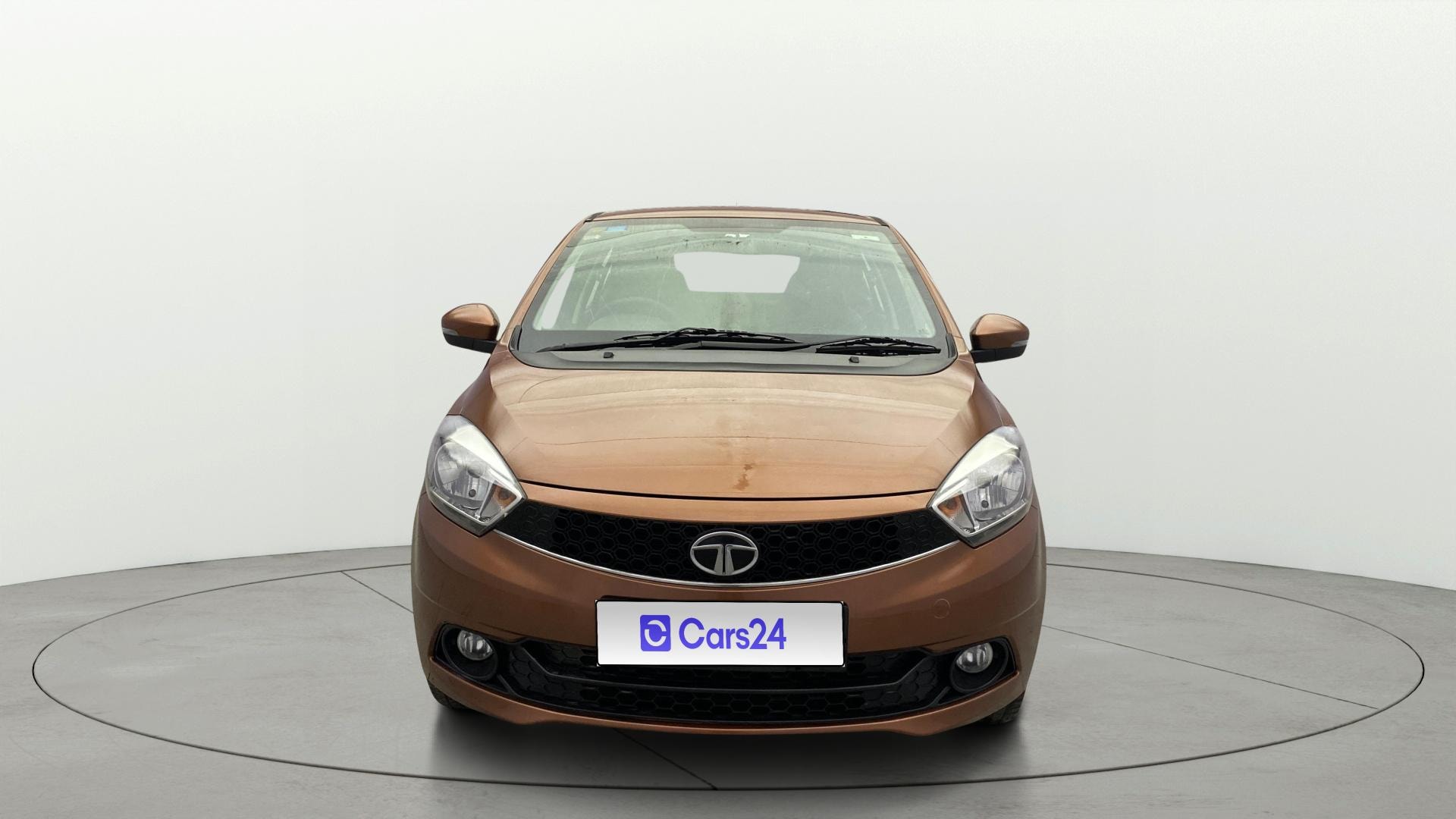 View 2017 Tata Tigor XT Petrol Image 1 Used 2017 Tata Tigor XT Petrol Image 1