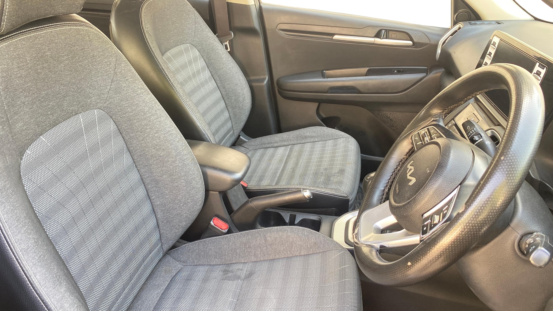 View 2022 Kia Sonet HTK Plus iMT Petrol Image 26 Used 2022 Kia Sonet HTK Plus iMT Petrol Image 26