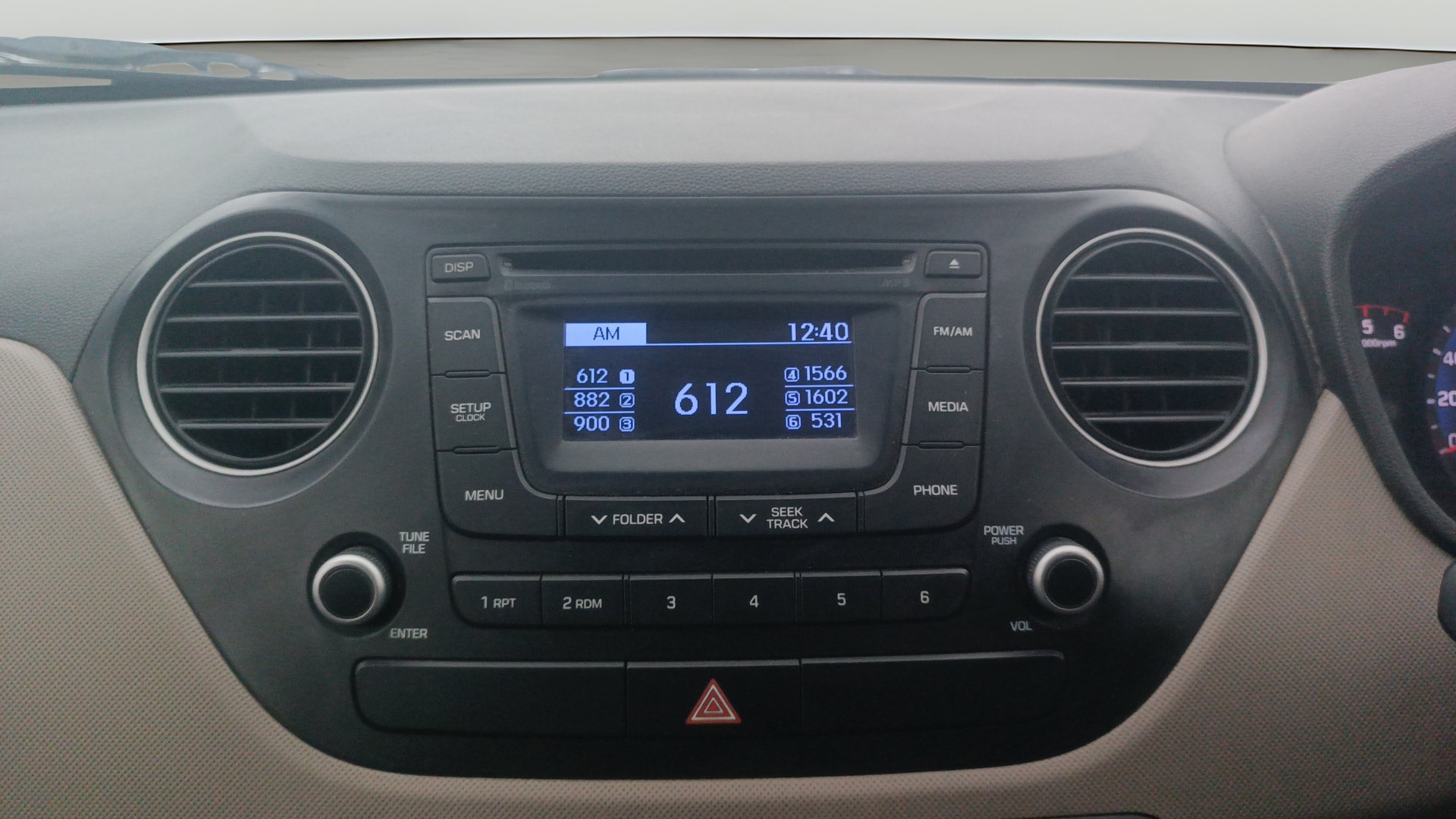View 2014 Hyundai Xcent S Diesel Image 17 Used 2014 Hyundai Xcent S Diesel Image 17