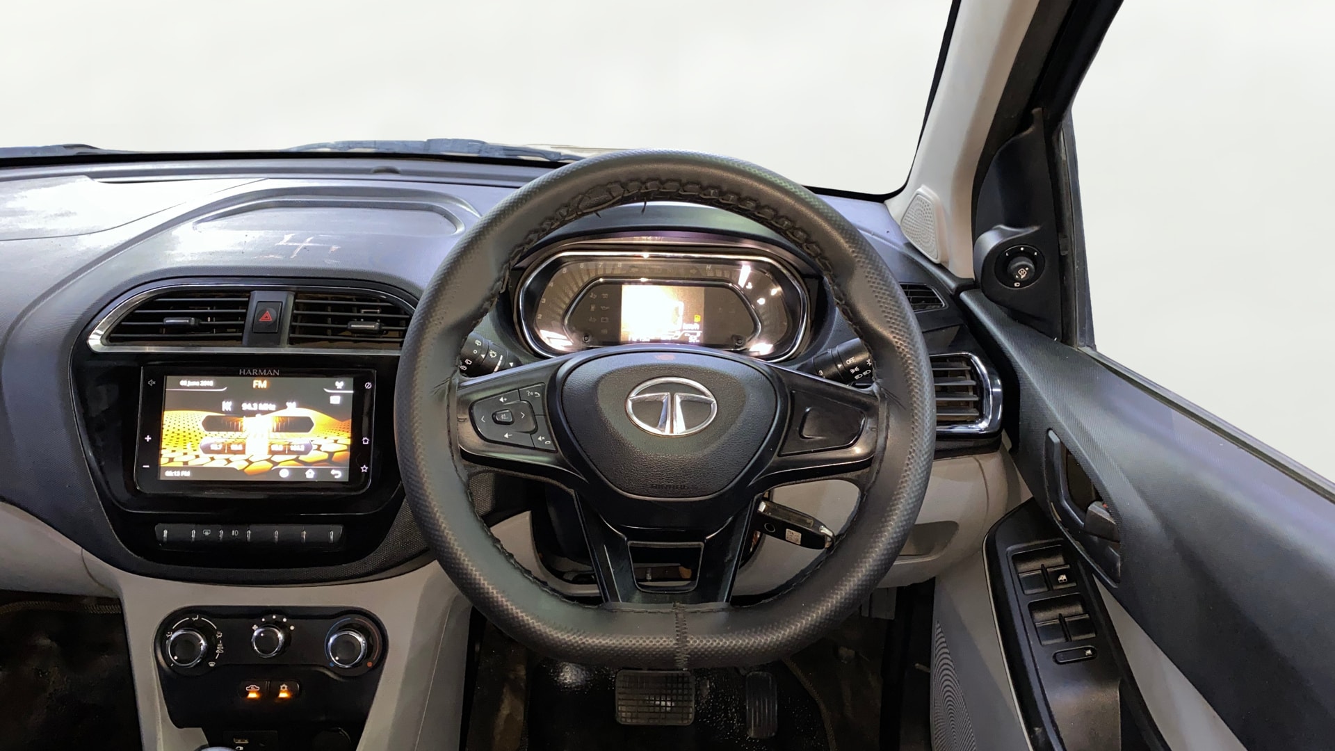 View 2021 Tata Tiago Revotorq XB Image 20 Used 2021 Tata Tiago Revotorq XB Image 20