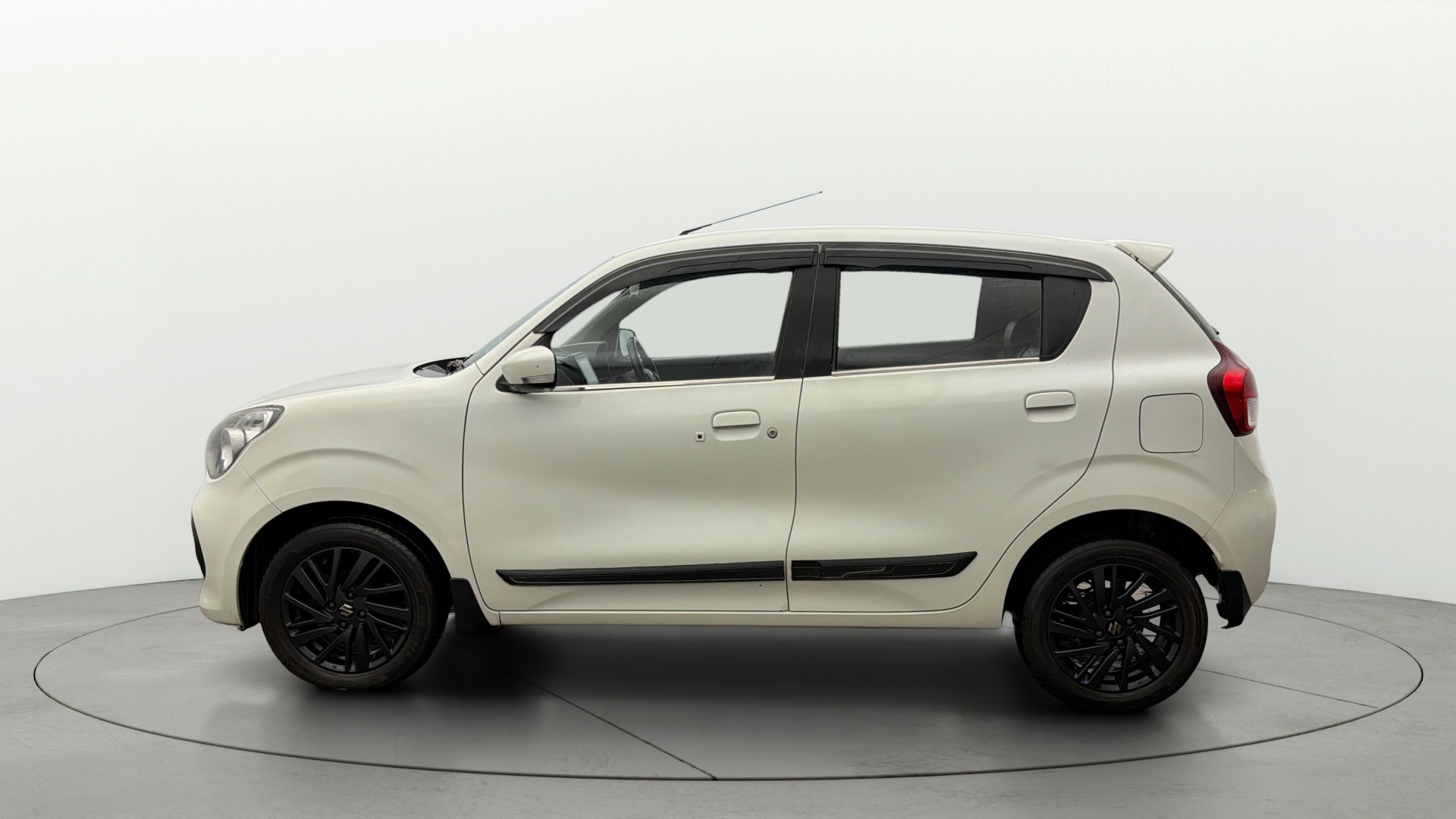 View 2023 Maruti Suzuki 1000 Base Variant Image 5 Used 2023 Maruti Suzuki 1000 Base Variant Image 5