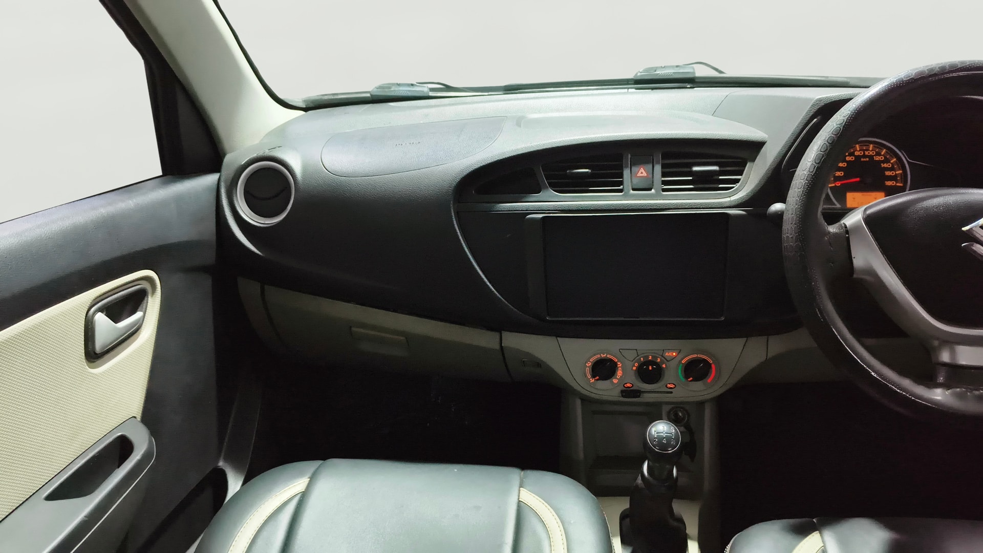 View 2022 Maruti Suzuki 1000 Base Variant Image 17 Used 2022 Maruti Suzuki 1000 Base Variant Image 17