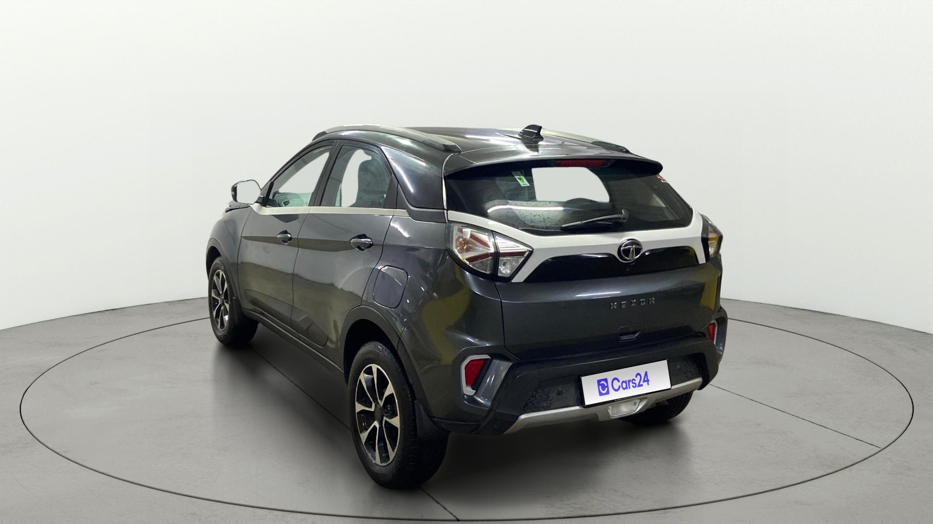 View 2021 Tata Nexon Revotron XE Image 2 Used 2021 Tata Nexon Revotron XE Image 2
