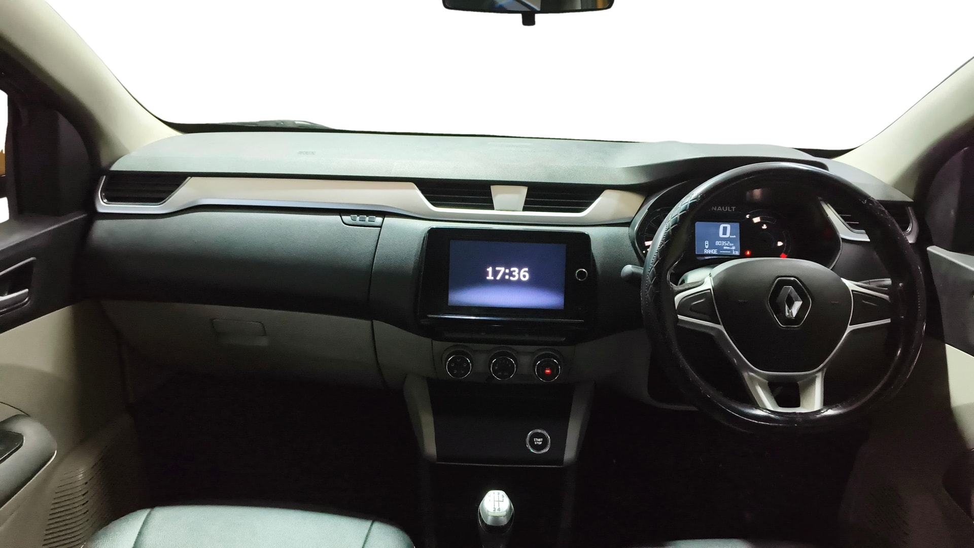 View 2020 Renault Triber RXZ Image 16 Used 2020 Renault Triber RXZ Image 16