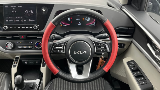 View Kia Carens Image 22 Used Kia Carens Image 22
