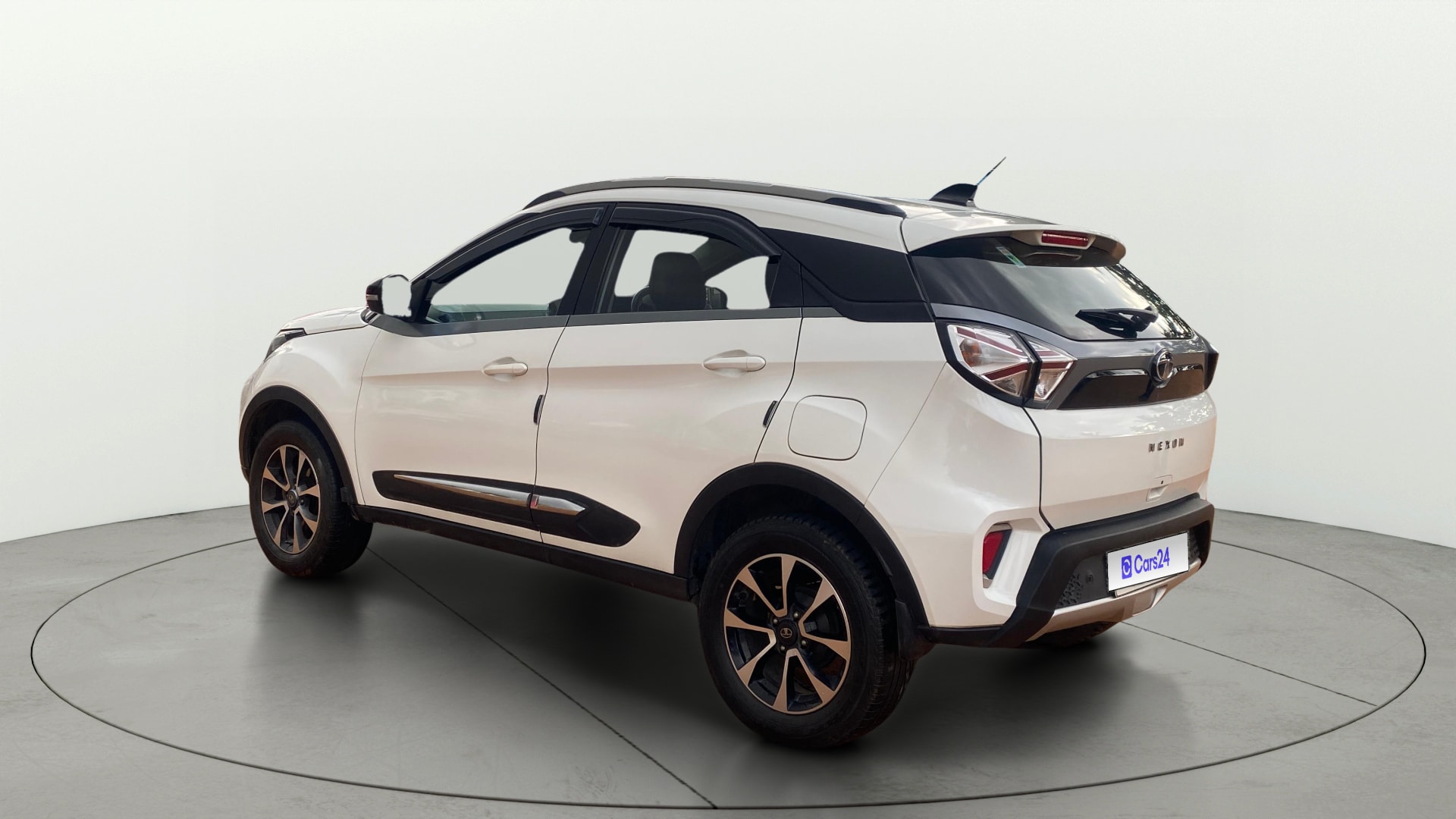 View 2021 Tata Nexon Revotron XE Image 2 Used 2021 Tata Nexon Revotron XE Image 2