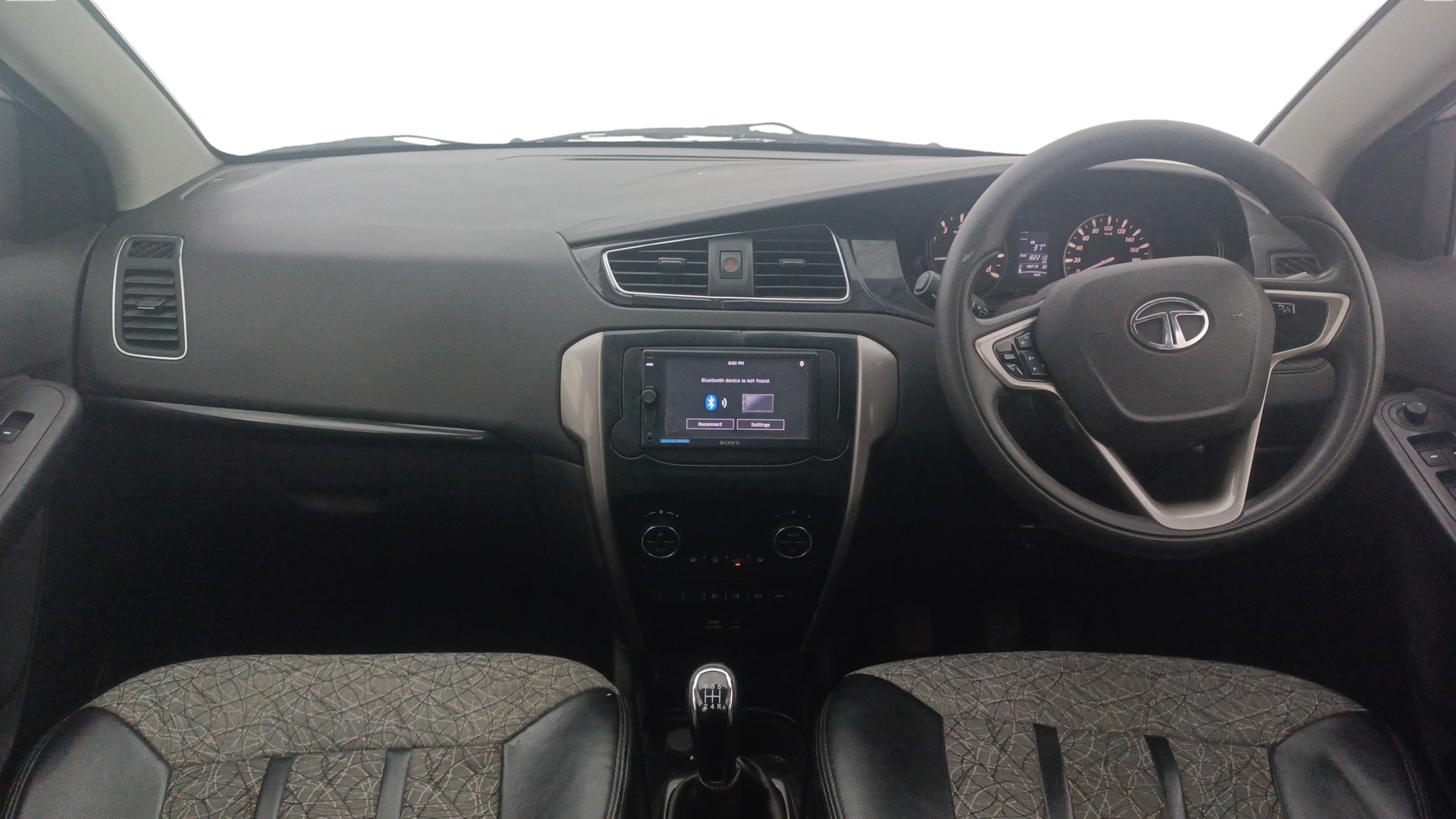 View 2015 Tata Bolt XE Quadrajet 75PS Diesel Image 30 Used 2015 Tata Bolt XE Quadrajet 75PS Diesel Image 30