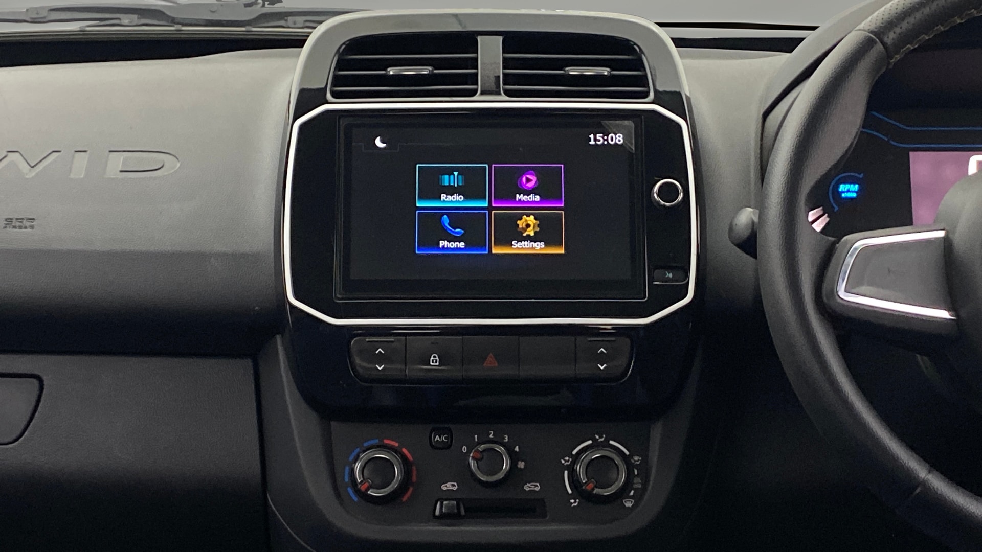 View 2023 Renault Kwid RXL 1.0 BS IV Image 17 Used 2023 Renault Kwid RXL 1.0 BS IV Image 17