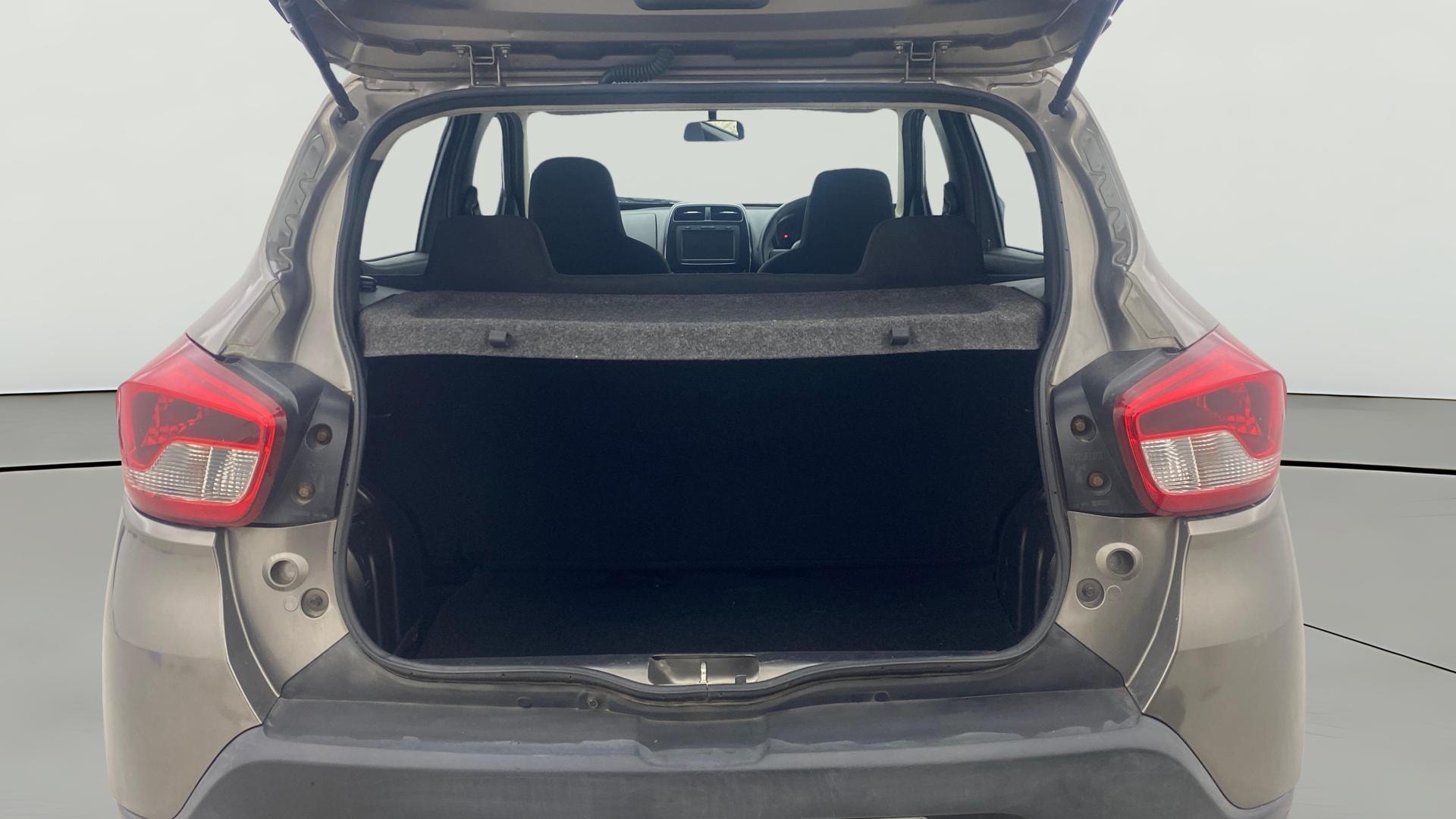 View 2019 Renault Kwid RXL 1.0 BS IV Image 37 Used 2019 Renault Kwid RXL 1.0 BS IV Image 37