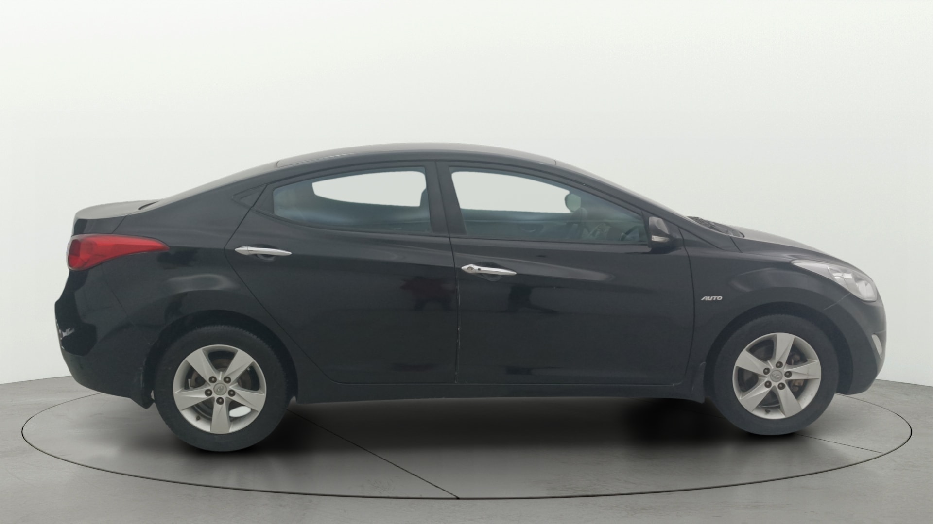 View 2014 Hyundai Elantra 1.6 CRDi S Image 9 Used 2014 Hyundai Elantra 1.6 CRDi S Image 9