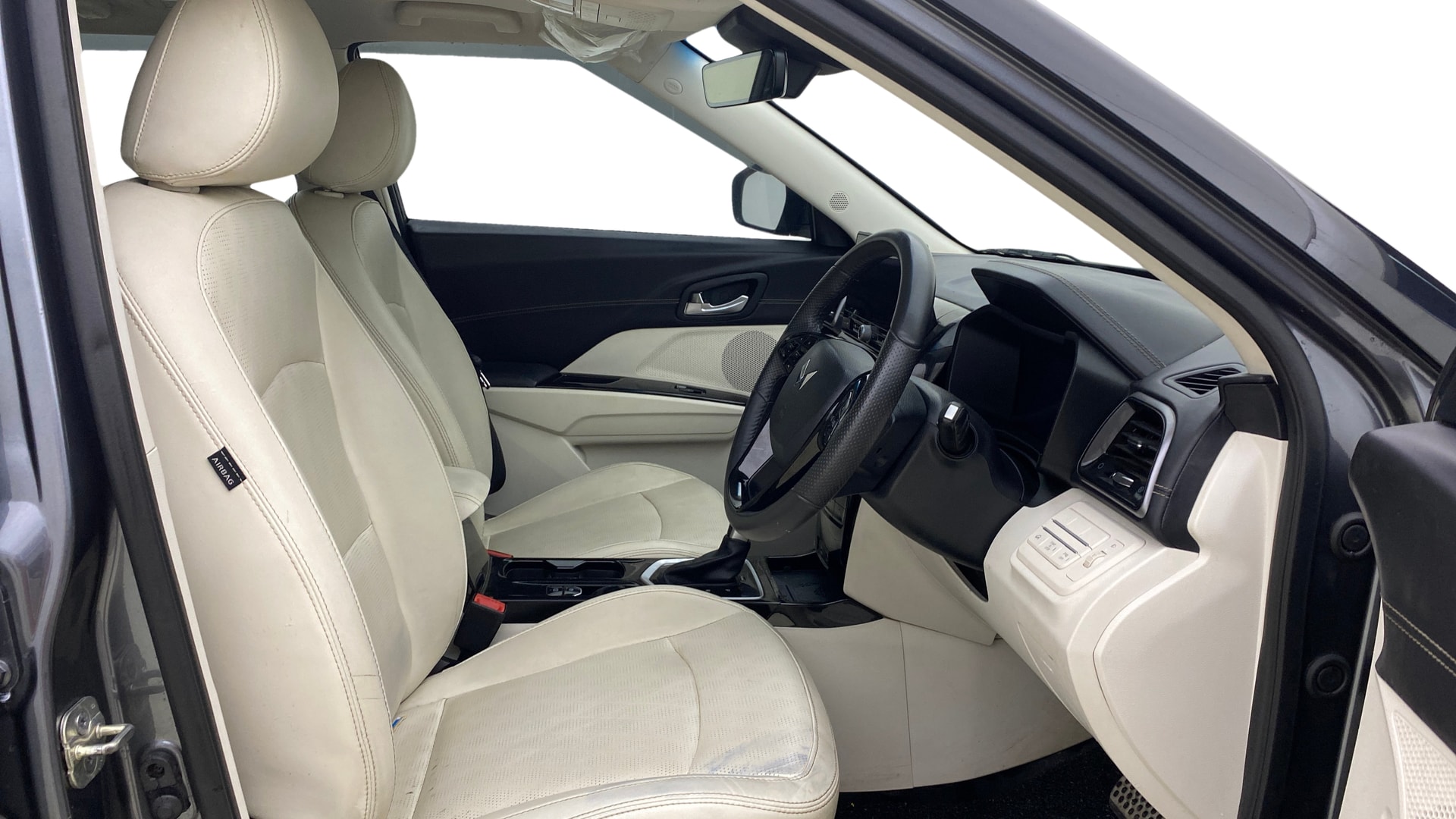 View 2024 Mahindra XUV 3XO AX7L 1.2 TGDi AT Image 18 Used 2024 Mahindra XUV 3XO AX7L 1.2 TGDi AT Image 18