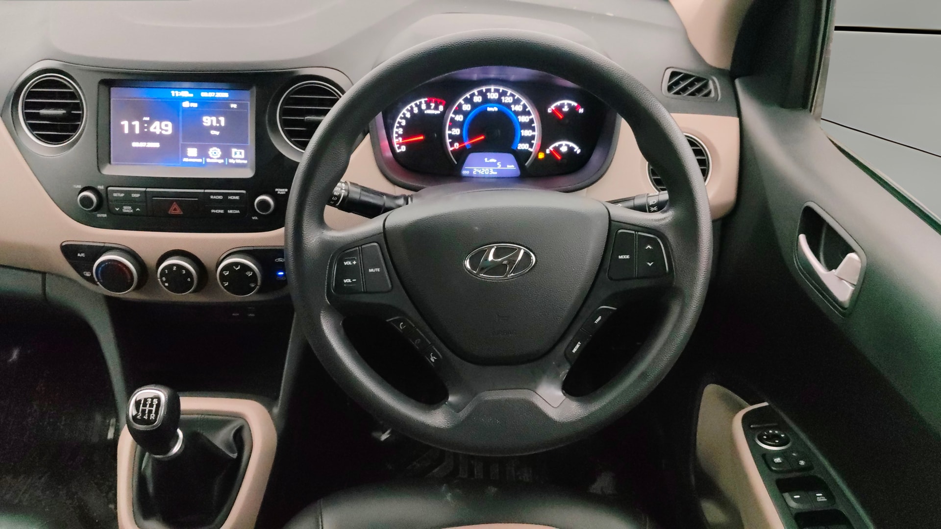 View 2018 Hyundai Grand i10 1.2 Sportz(O) Petrol Image 20 Used 2018 Hyundai Grand i10 1.2 Sportz(O) Petrol Image 20