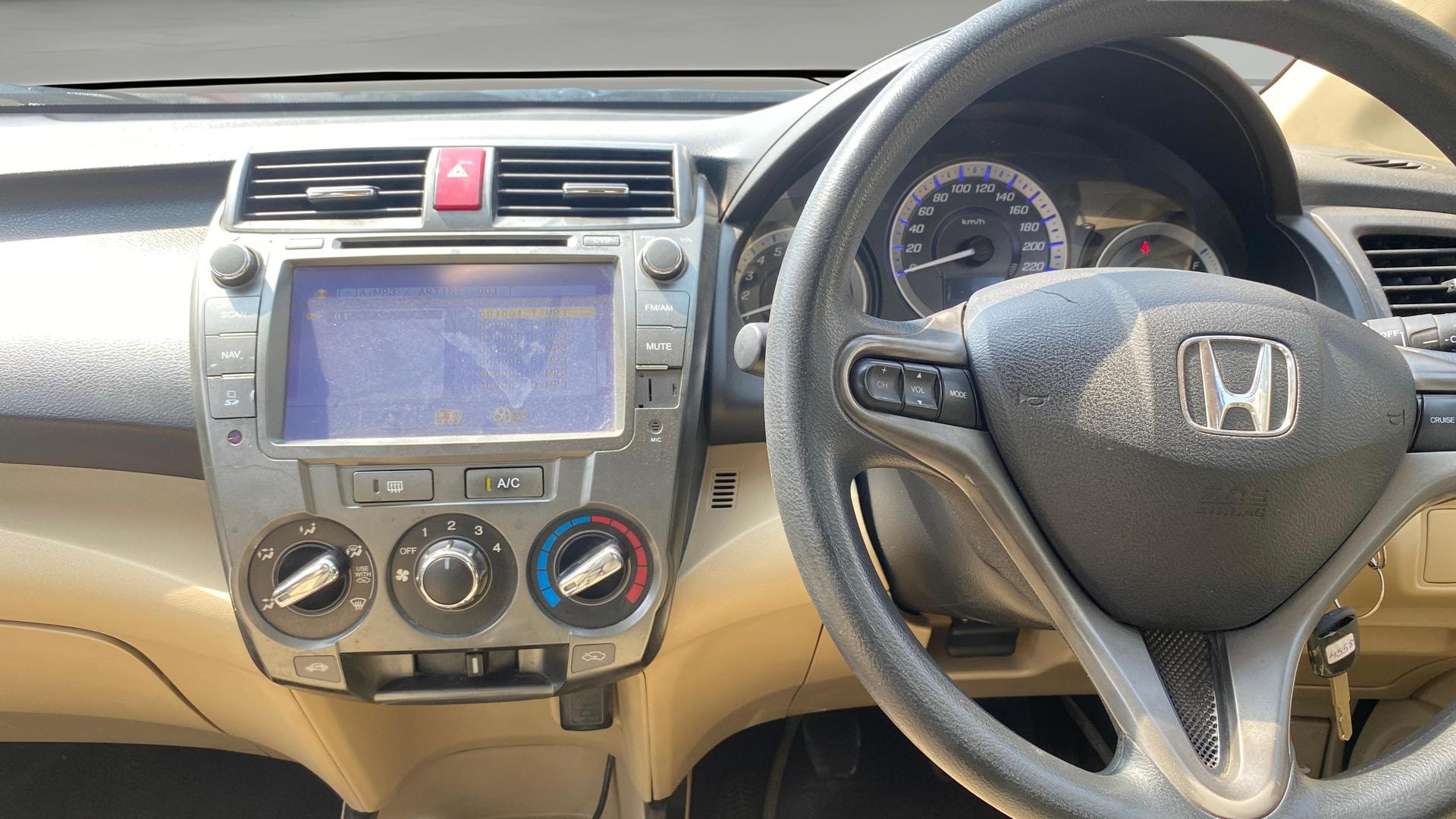 View 2013 Honda City ZX MT Diesel Anniversary Edition Image 33 Used 2013 Honda City ZX MT Diesel Anniversary Edition Image 33