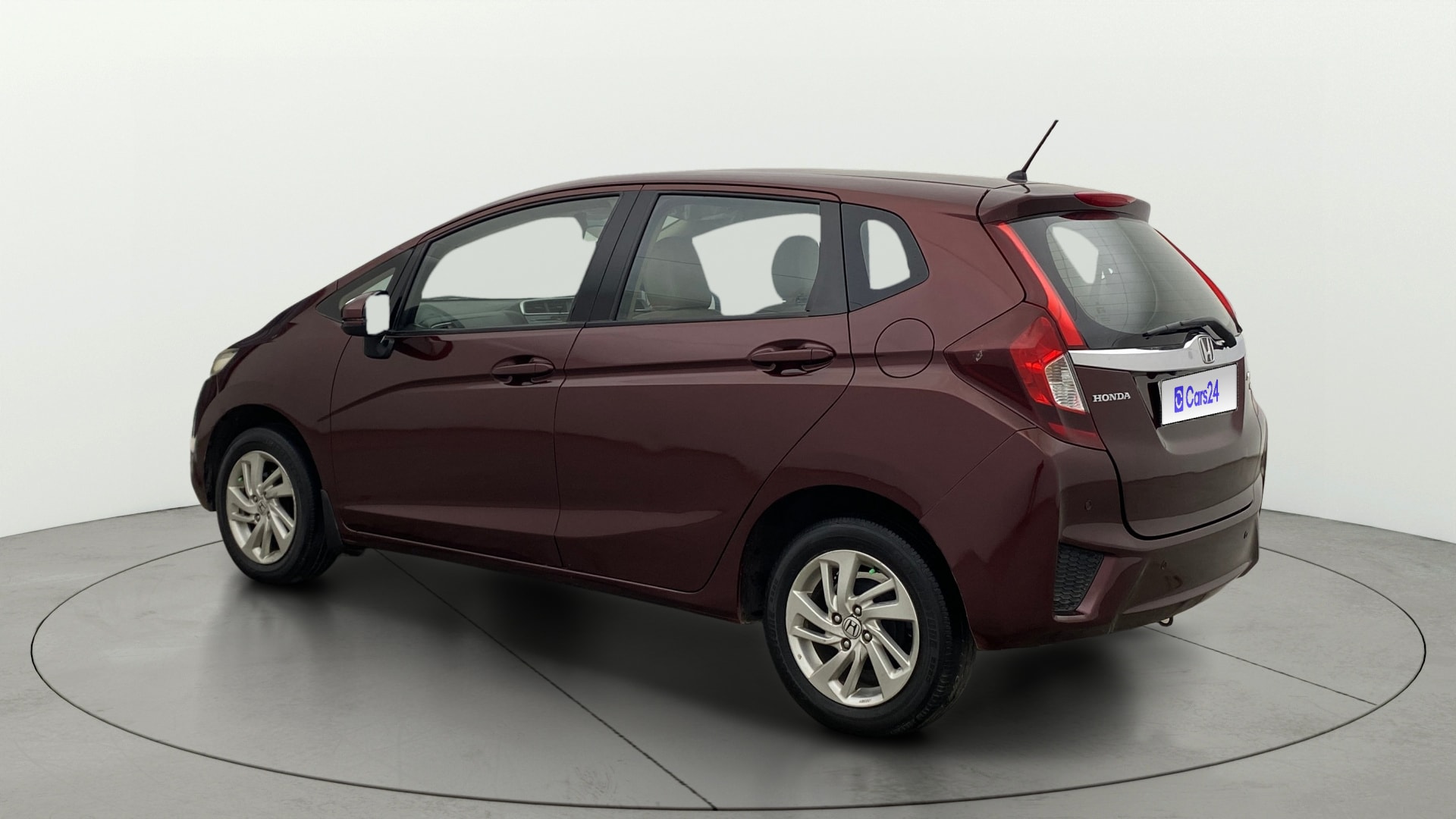 View 2016 Honda Jazz E MT Diesel Image 2 Used 2016 Honda Jazz E MT Diesel Image 2