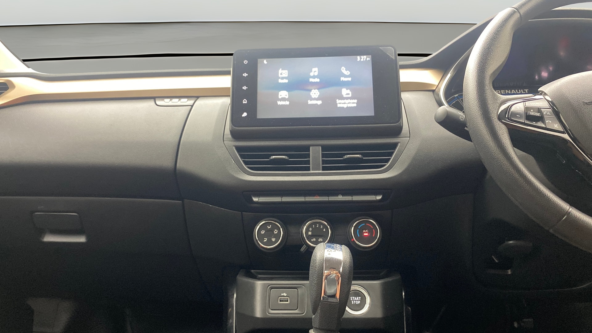 View 2021 Renault Kiger RXT AMT Dual Tone Image 17 Used 2021 Renault Kiger RXT AMT Dual Tone Image 17