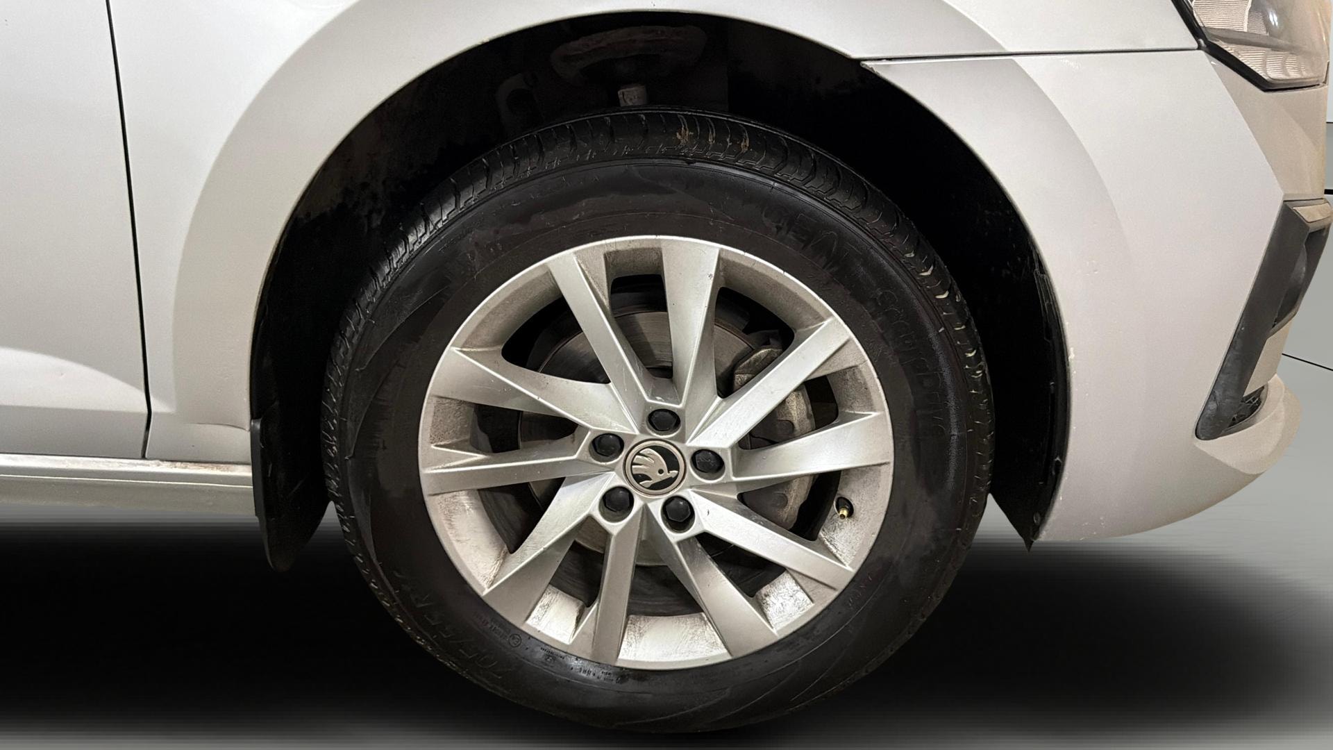 View 2022 Skoda Slavia Ambition 1.0 TSI MT Image 41 Used 2022 Skoda Slavia Ambition 1.0 TSI MT Image 41