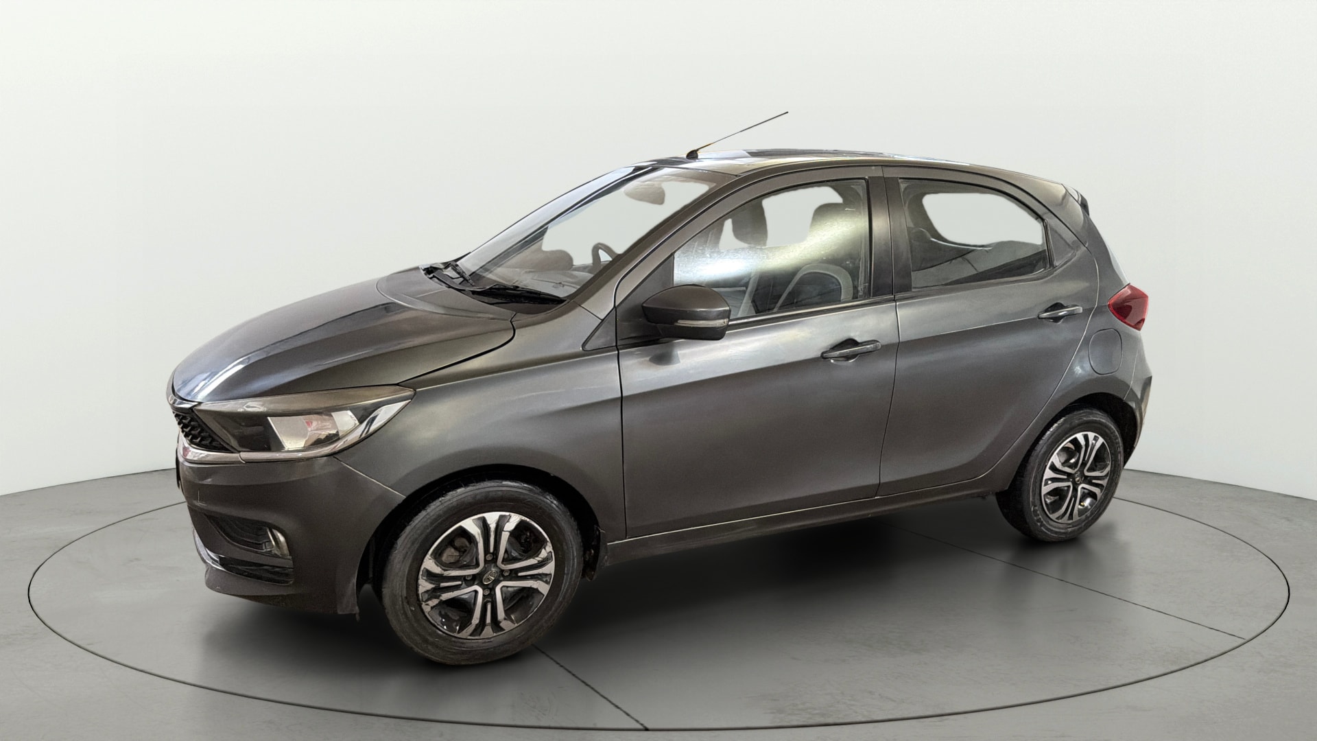 View 2020 Tata Tiago Revotorq XB Image 34 Used 2020 Tata Tiago Revotorq XB Image 34