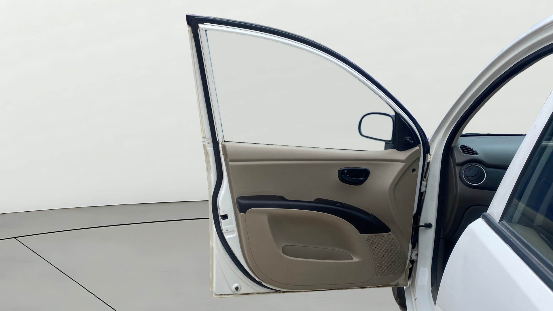 View 2014 Hyundai i10 1.1 Magna Image 40 Used 2014 Hyundai i10 1.1 Magna Image 40