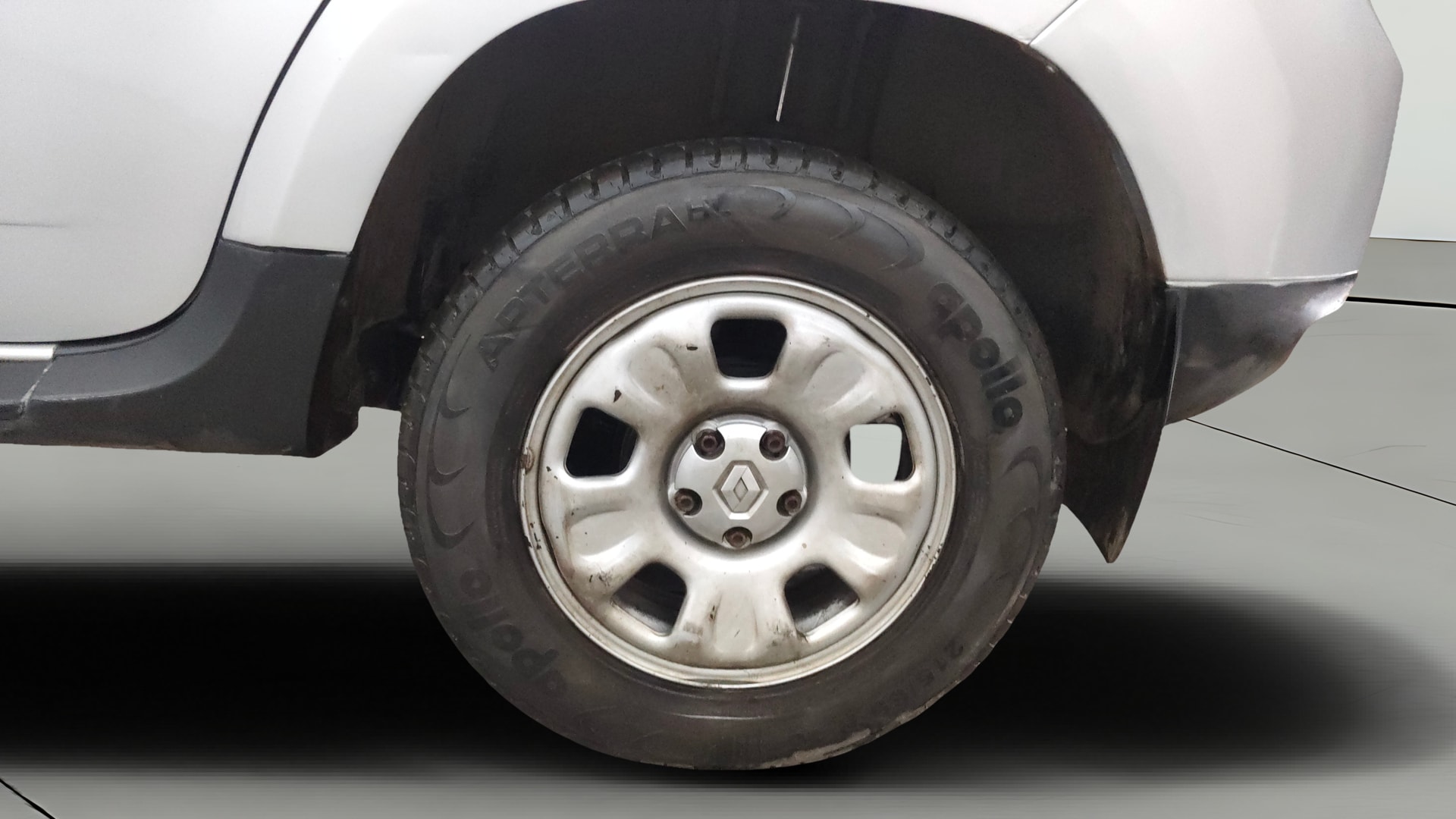 View 2015 Renault Duster Petrol RXL Image 11 Used 2015 Renault Duster Petrol RXL Image 11