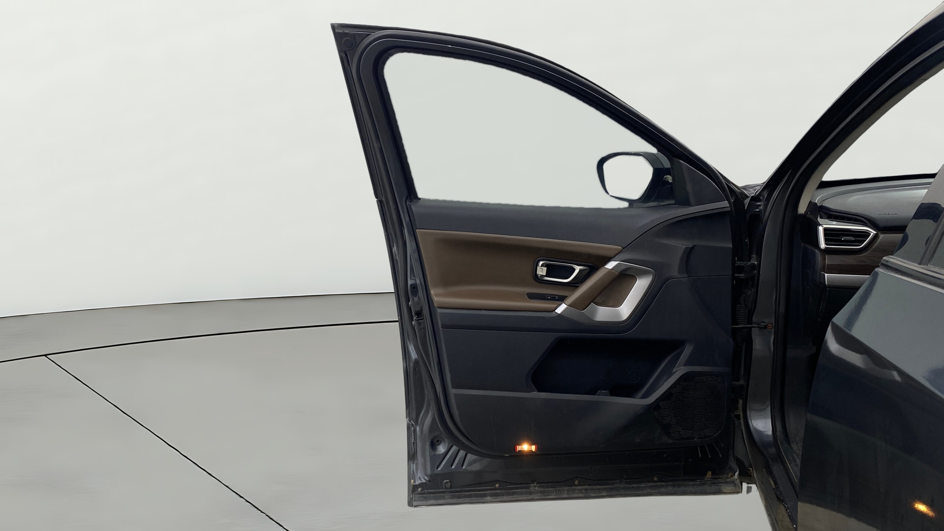 View 2021 Tata Harrier XE Image 33 Used 2021 Tata Harrier XE Image 33