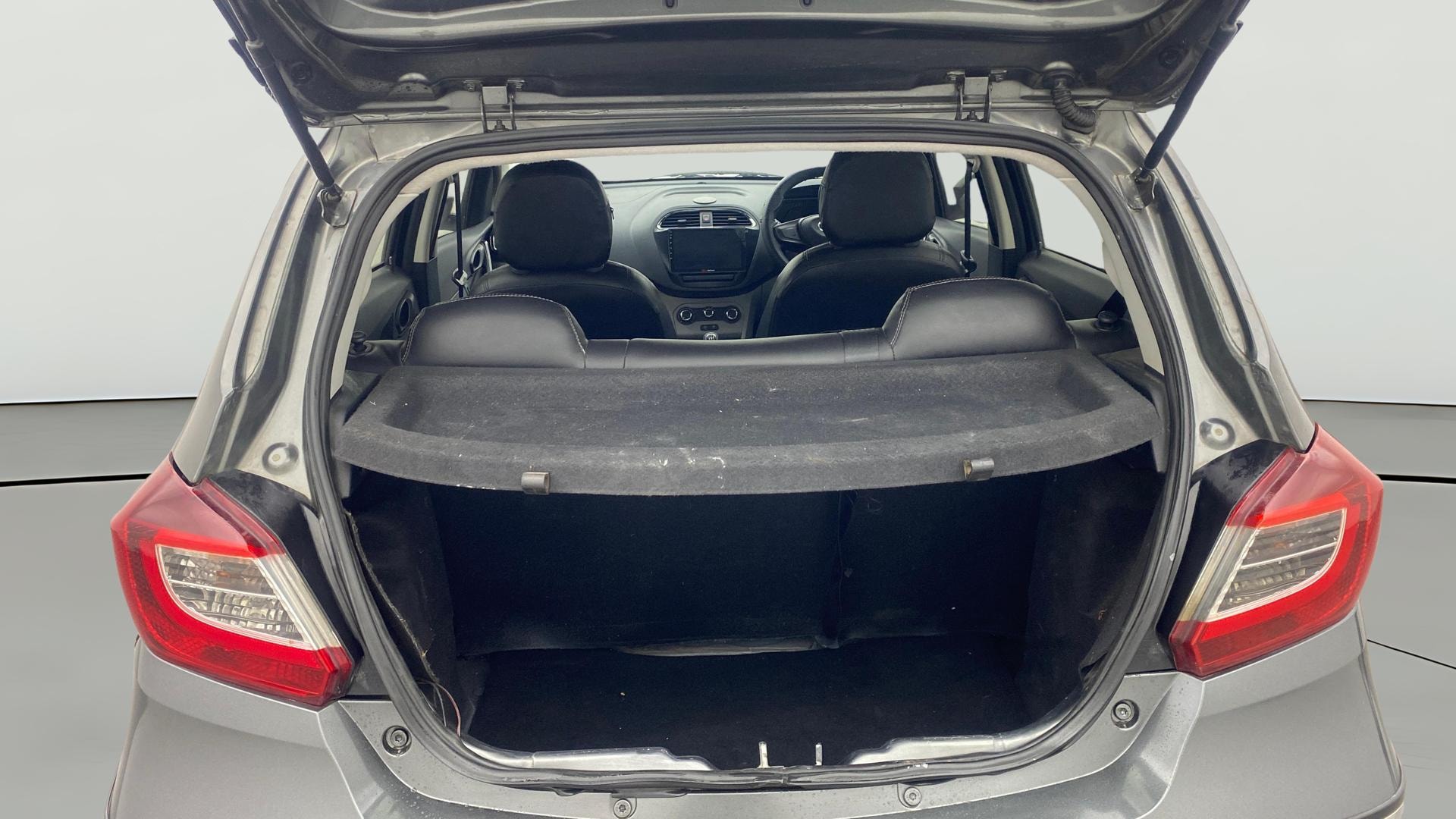 View 2020 Tata Tiago Revotorq XB Image 37 Used 2020 Tata Tiago Revotorq XB Image 37