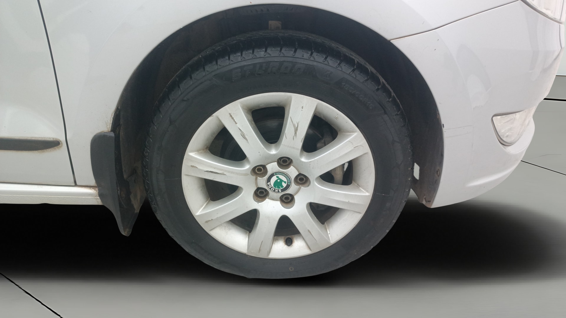 View 2013 Skoda Rapid 1.6 MPI Ambition Petrol BS IV Image 40 Used 2013 Skoda Rapid 1.6 MPI Ambition Petrol BS IV Image 40