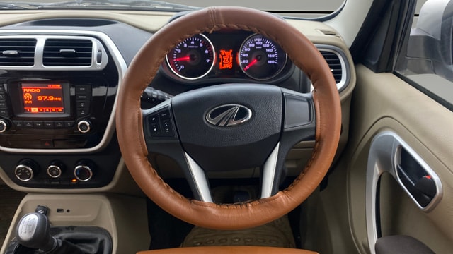 View Mahindra TUV300 Image 21 Used Mahindra TUV300 Image 21
