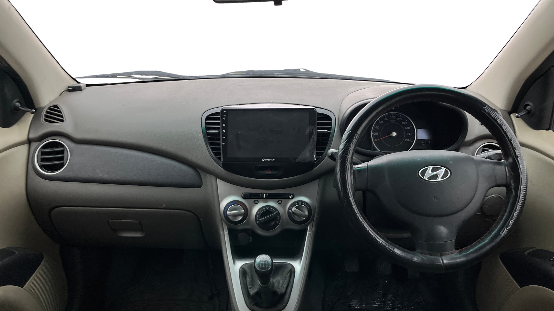 View 2014 Hyundai i10 1.1 Magna Image 15 Used 2014 Hyundai i10 1.1 Magna Image 15