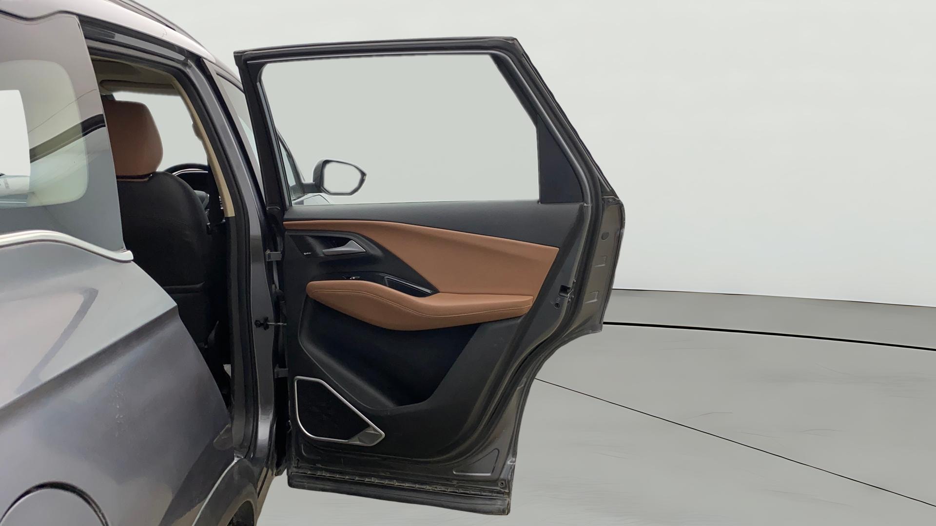 View 2023 MG Hector Plus Sharp Pro 7 Seater Diesel Image 6 Used 2023 MG Hector Plus Sharp Pro 7 Seater Diesel Image 6