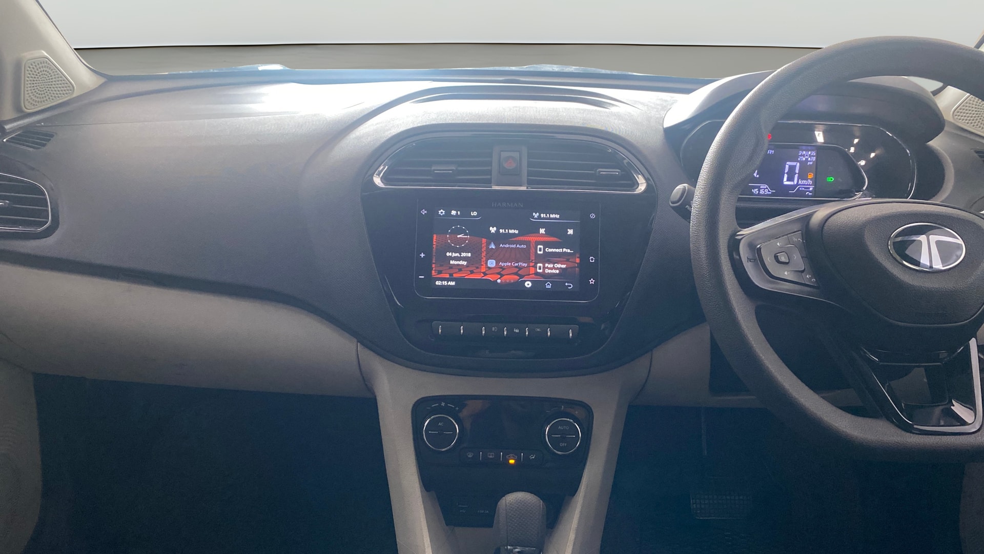 View 2024 Tata Tiago Revotorq XB Image 17 Used 2024 Tata Tiago Revotorq XB Image 17