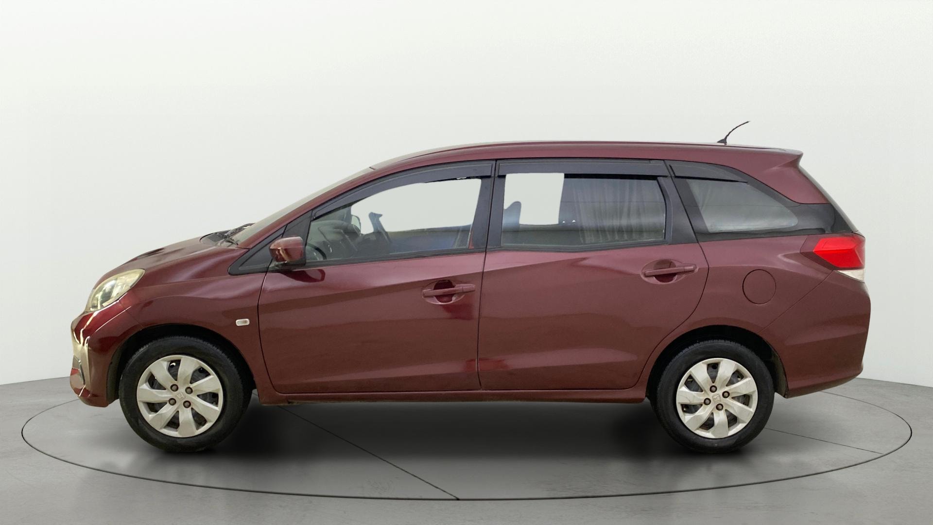 View 2015 Honda Mobilio E Diesel Image 5 Used 2015 Honda Mobilio E Diesel Image 5