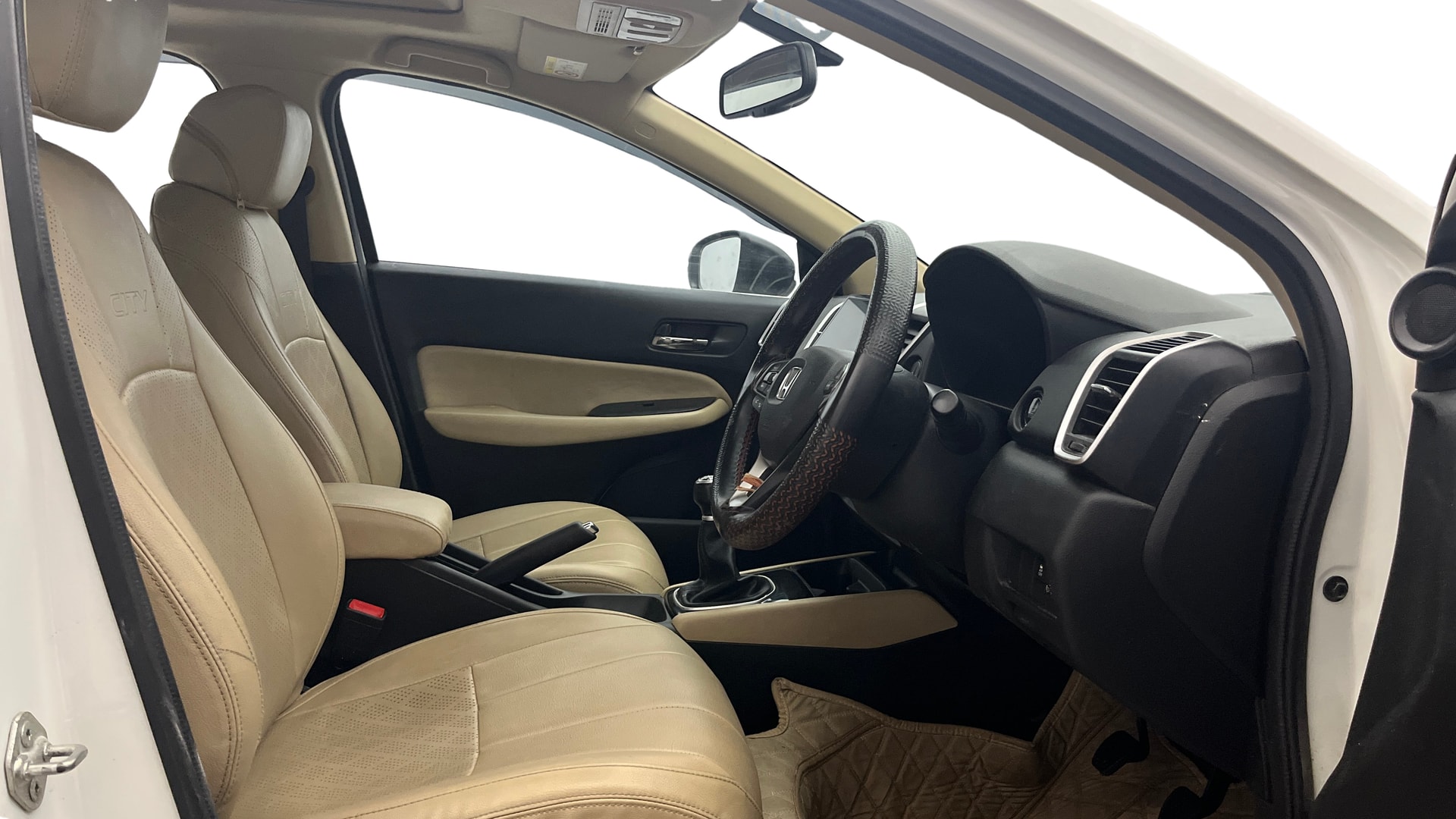 View 2021 Honda City ZX MT Diesel Anniversary Edition Image 28 Used 2021 Honda City ZX MT Diesel Anniversary Edition Image 28