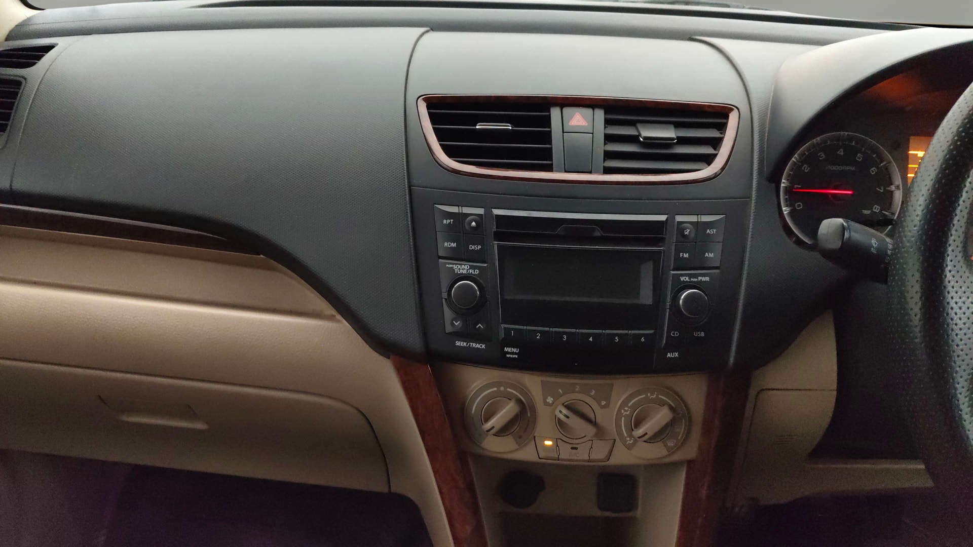 View 2016 Maruti Suzuki 1000 Base Variant Image 30 Used 2016 Maruti Suzuki 1000 Base Variant Image 30