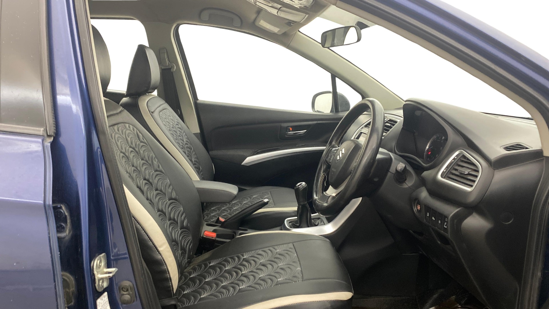 View 2018 Maruti Suzuki 1000 Base Variant Image 27 Used 2018 Maruti Suzuki 1000 Base Variant Image 27