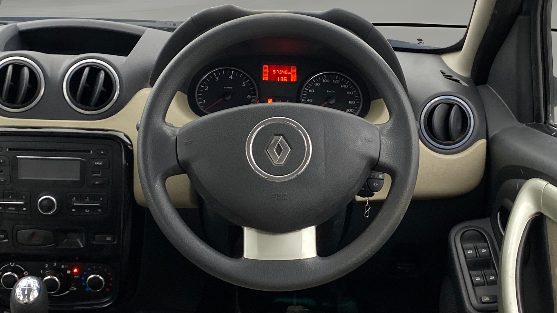 View 2014 Renault Duster Petrol RXE BS IV Image 20 Used 2014 Renault Duster Petrol RXE BS IV Image 20