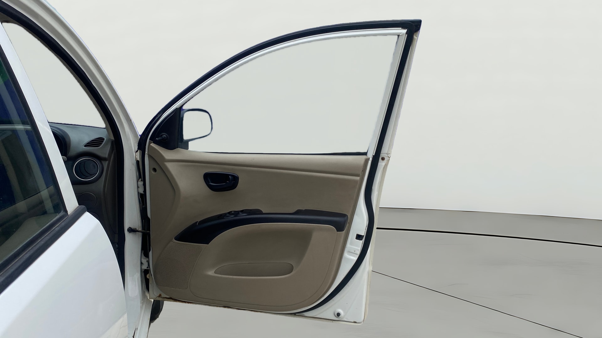 View 2014 Hyundai i10 1.1 Magna Image 49 Used 2014 Hyundai i10 1.1 Magna Image 49
