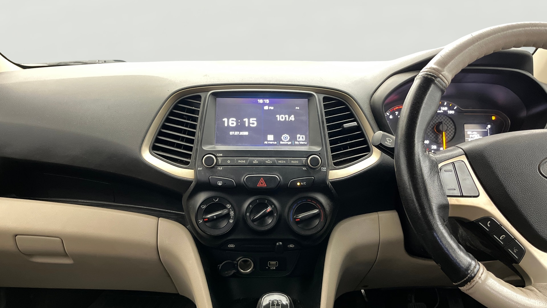View 2019 Hyundai New Santro Sportz CNG Image 17 Used 2019 Hyundai New Santro Sportz CNG Image 17