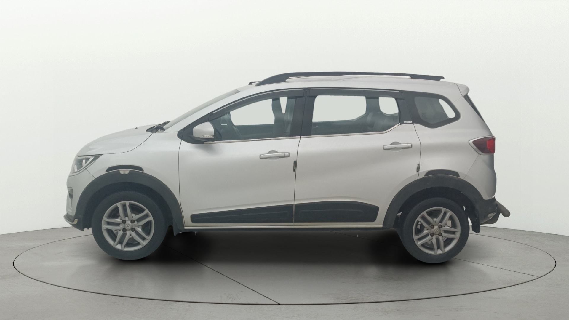 View 2020 Renault Triber RXZ AMT Image 27 Used 2020 Renault Triber RXZ AMT Image 27