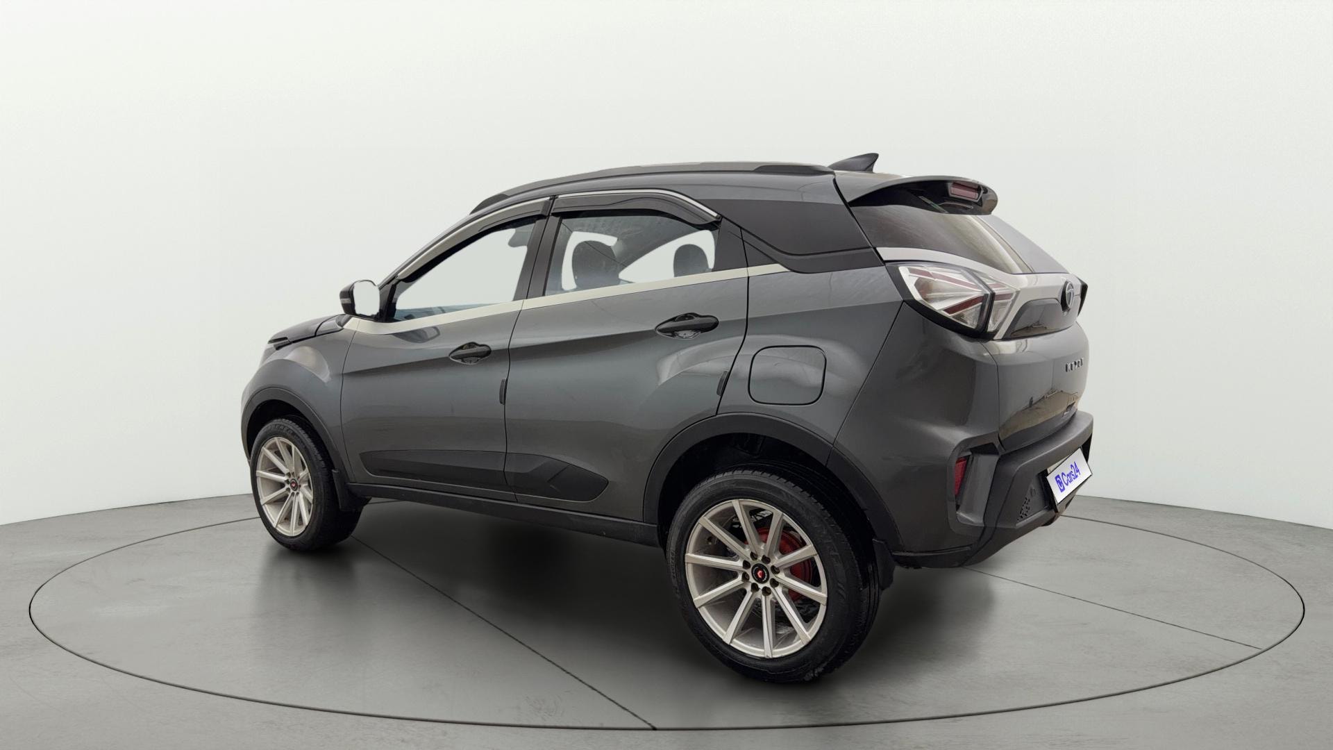 View 2023 Tata Nexon Revotron XE Image 2 Used 2023 Tata Nexon Revotron XE Image 2