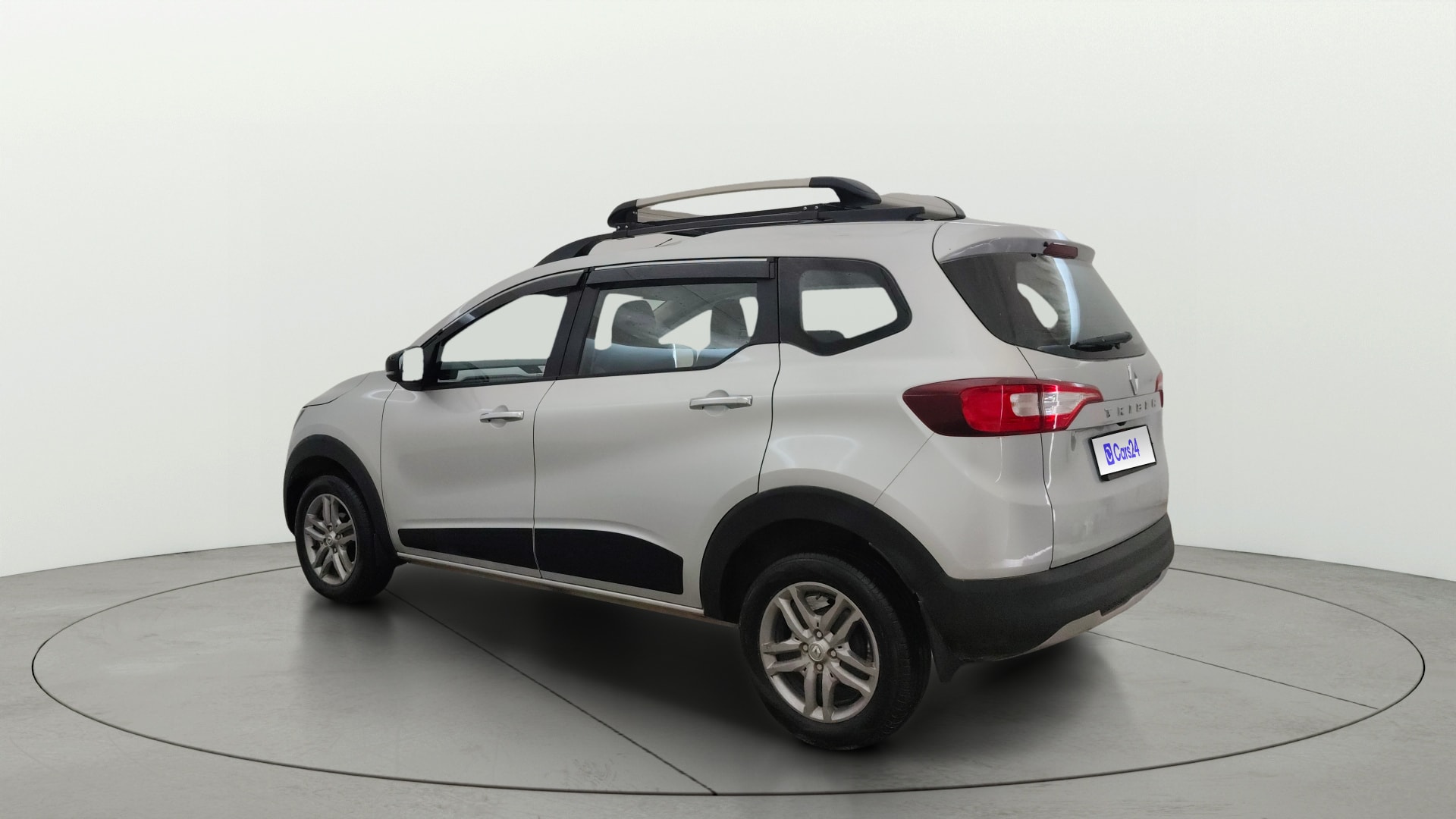 View 2024 Renault Triber RXZ Image 2 Used 2024 Renault Triber RXZ Image 2