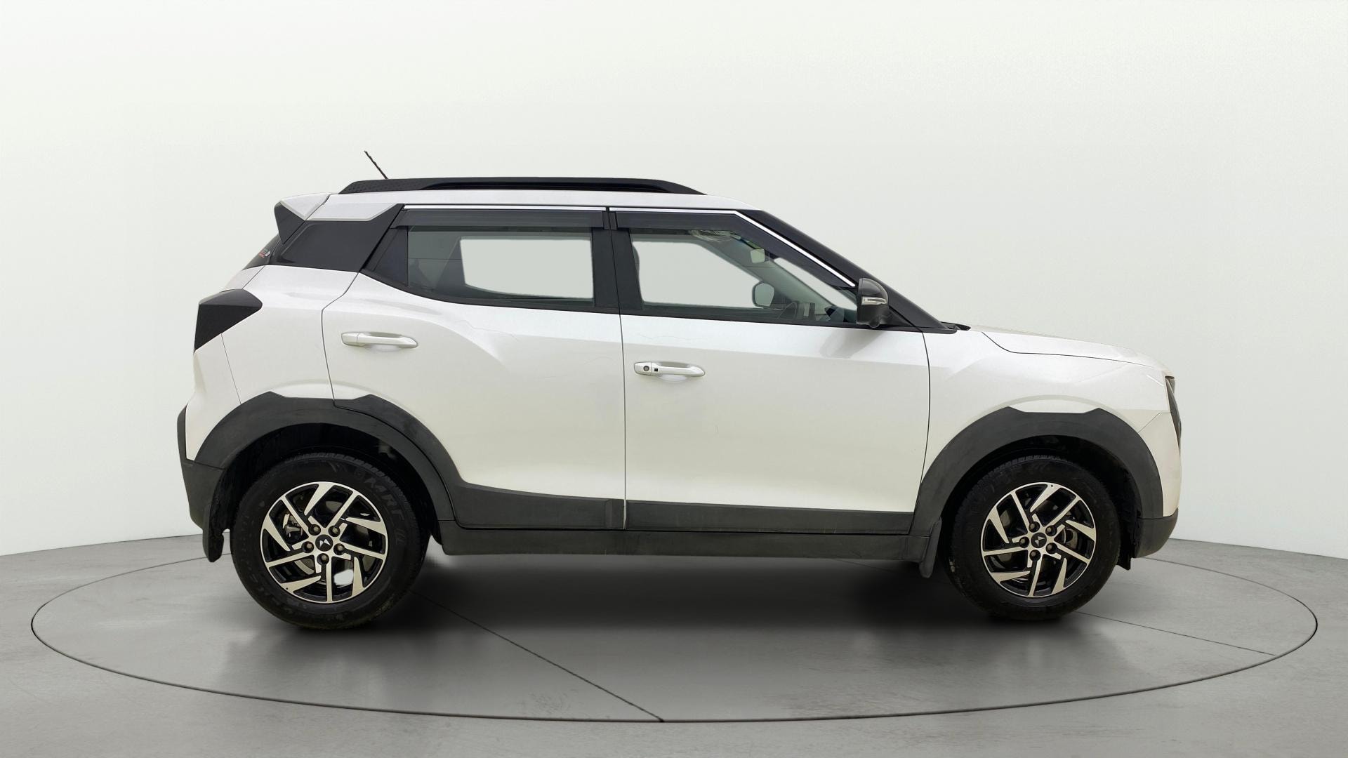 View 2025 Mahindra XUV 3XO AX5L 1.2 TGDi AT Image 9 Used 2025 Mahindra XUV 3XO AX5L 1.2 TGDi AT Image 9