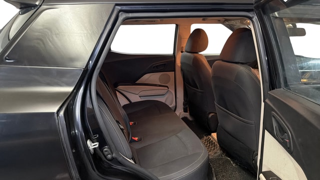 View Mahindra XUV300 Image 29 Used Mahindra XUV300 Image 29