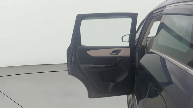 View Mahindra XUV700 Image 16 Used Mahindra XUV700 Image 16